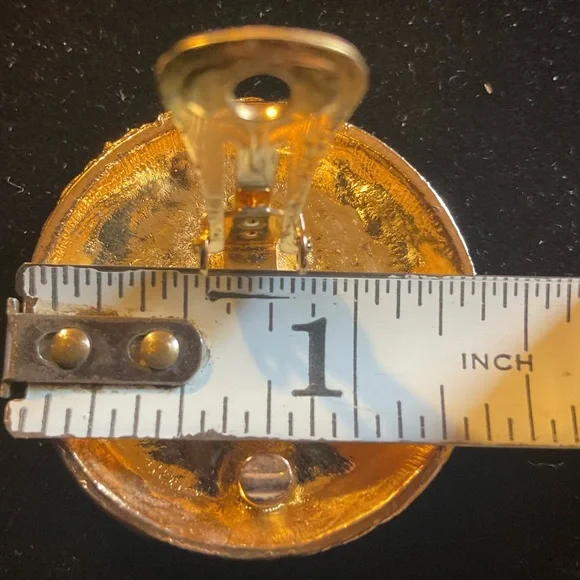 Veg Chanel Round CC Coco Mark Accessory Clip On Gold Tone Earrings - Picture 4 of 9